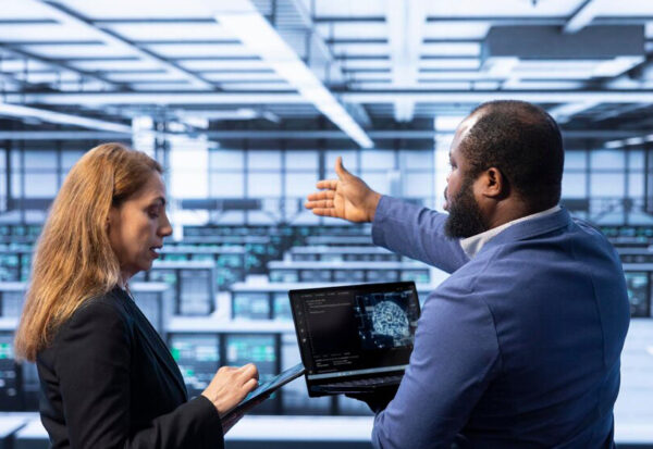 team-technicians-data-center-using-laptop1